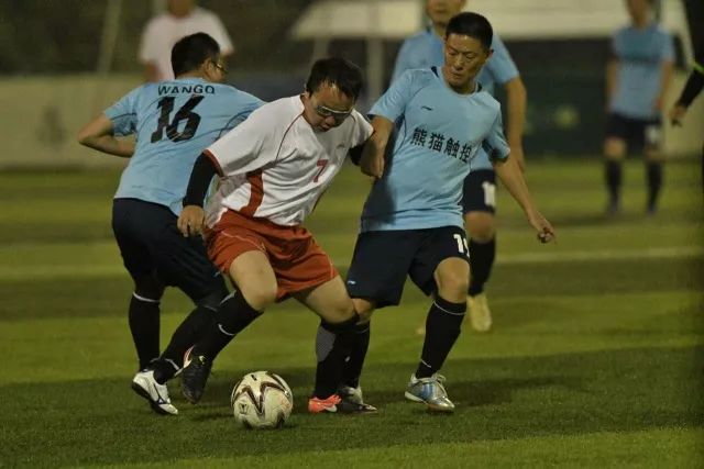 精选足篮专家:明哥说球11连红英超7中7 张翼峰9连红
